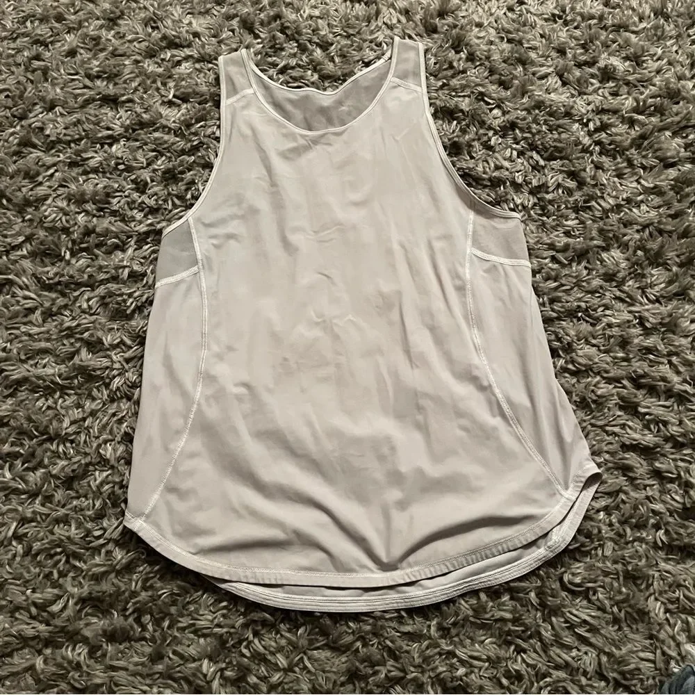 Lululemon white sculpt tank size 6